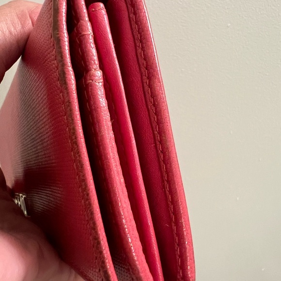 FENDI Bi-fold long wallet, dark pink. Small rubbing on edges - Picture 4 of 13